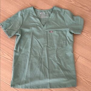 Catarina One-Pocket Scrub Top